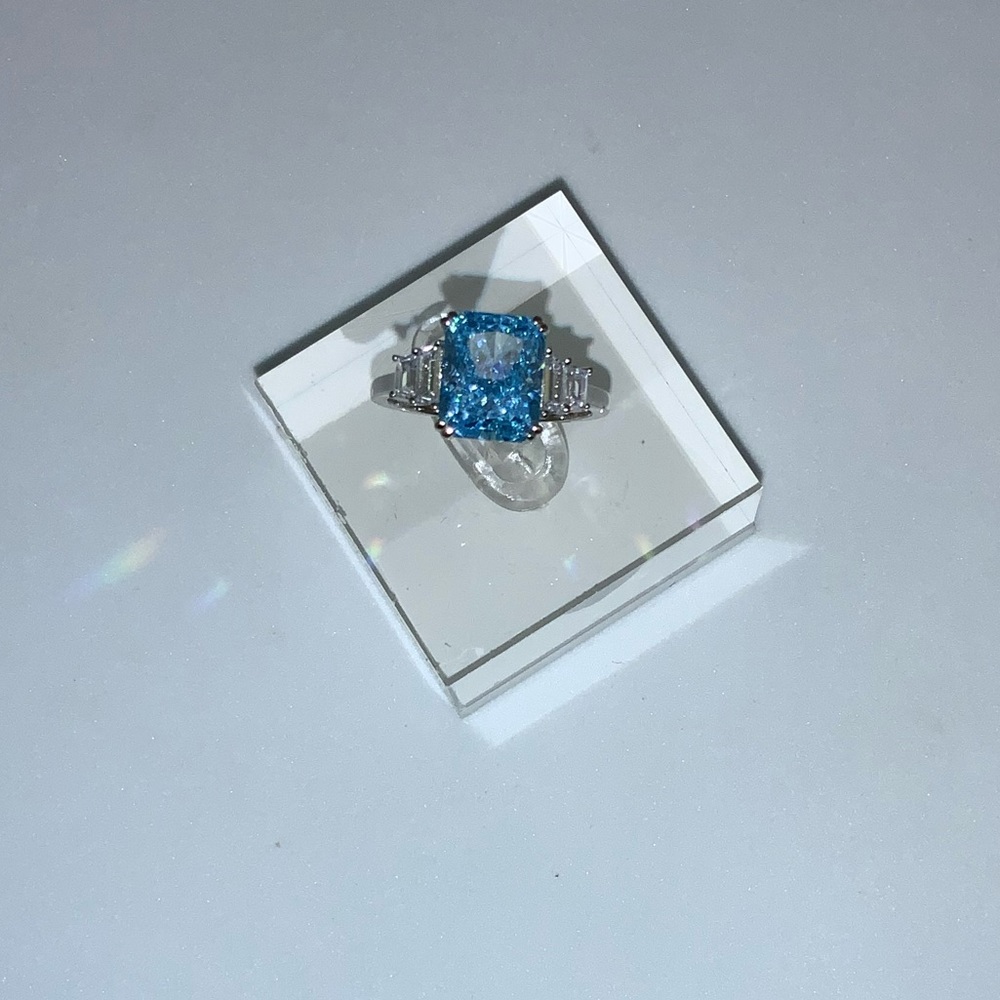 1ct Radiant Aquamarine Ring - Picture 5 of 16